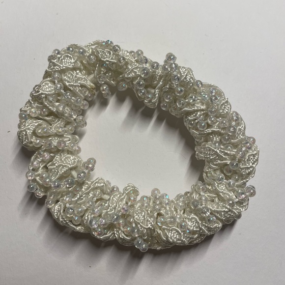 Beaded scrunchie - Picture 1 of 2